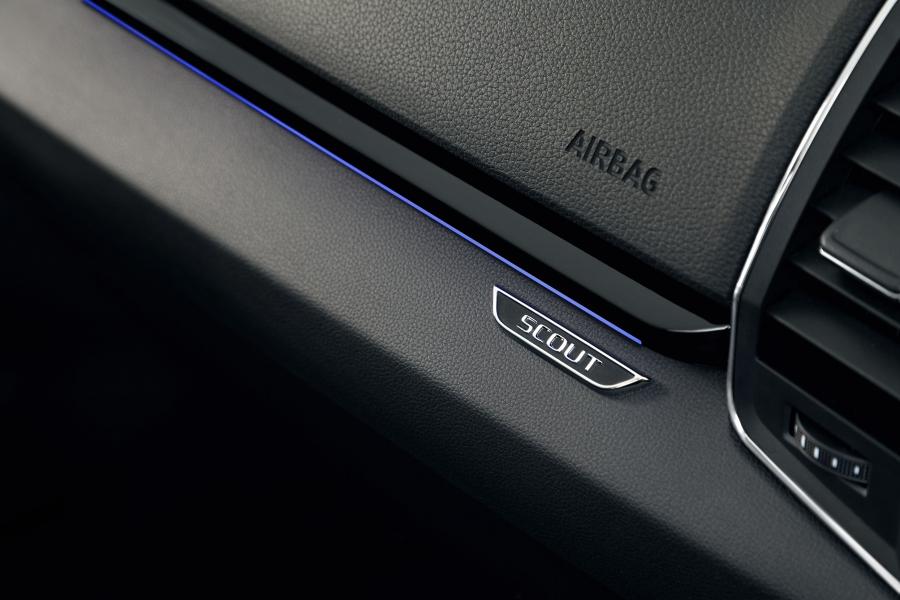 Детали интерьера Skoda Karoq 4x4 Scout 2018 года  (WW) (фото 25 из 46)